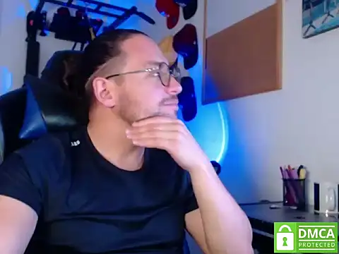 Snapshot of kurt_xx chatting on October 2025 01:04:02 AM kurt xx online show from October 2025 01:04:02 AM