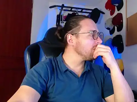 Snapshot of kurt_xx chatting on November 2025 02:22:02 PM kurt xx online show from November 2025 02:22:02 PM