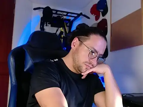 Snapshot of kurt_xx chatting on November 2025 11:36:02 AM kurt xx online show from November 2025 11:36:02 AM