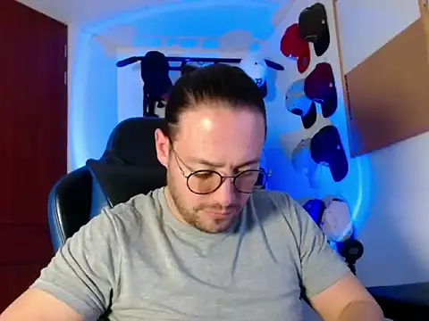 Snapshot of kurt_xx chatting on December 2025 01:23:02 AM kurt xx online show from December 2025 01:23:02 AM