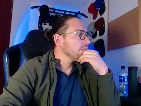 Snapshot of kurt_xx chatting on November 2025 08:31:02 AM kurt xx online show from November 2025 08:31:02 AM