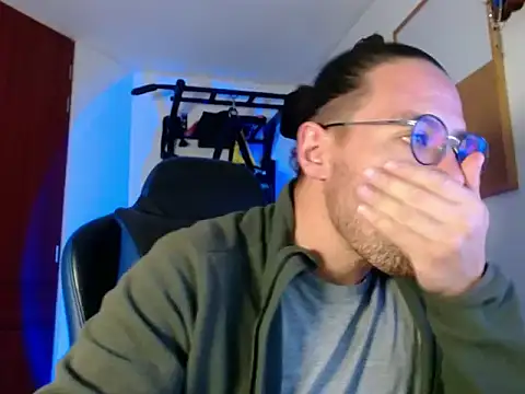 Snapshot of kurt_xx chatting on December 2025 01:54:02 PM kurt xx online show from December 2025 01:54:02 PM