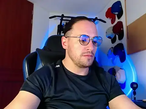 Snapshot of kurt_xx chatting on November 2025 03:34:01 PM kurt xx online show from November 2025 03:34:01 PM