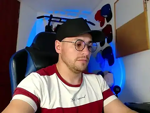 Snapshot of kurt_xx chatting on November 2025 05:34:02 PM kurt xx online show from November 2025 05:34:02 PM