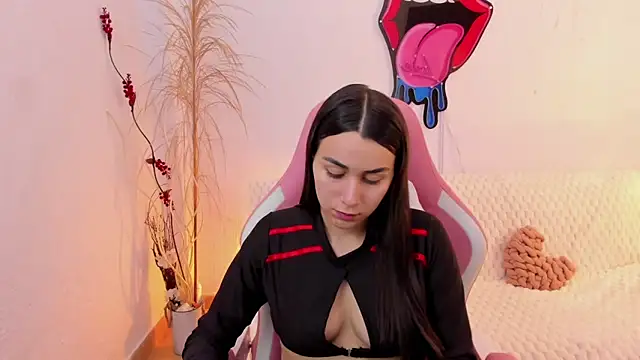 Snapshot of EmmaMyers1 chatting on November 2025 01:42:01 AM EmmaMyers1 online show from November 2025 01:42:01 AM