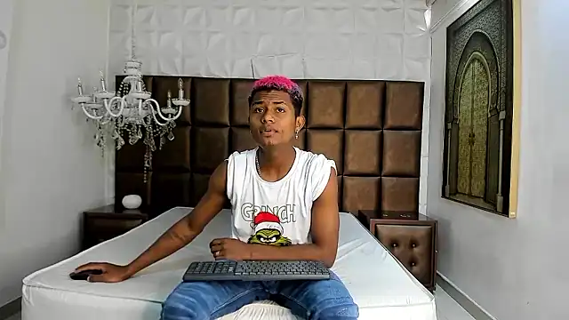 MorenitoDigno online show from January 2026 06:48:01 PM