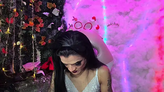 Snapshot of ZAMMIRA chatting on December 2025 05:32:01 AM ZAMMIRA online show from December 2025 05:32:01 AM