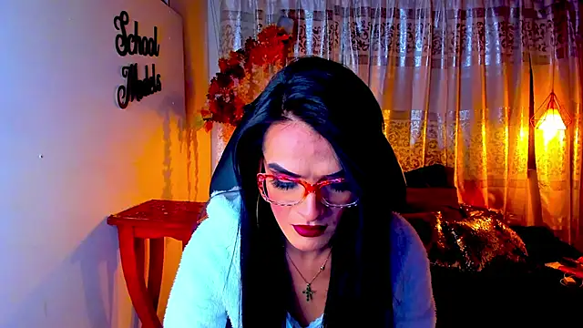 Snapshot of ZAMMIRA chatting on October 2025 04:35:01 AM ZAMMIRA online show from October 2025 04:35:01 AM
