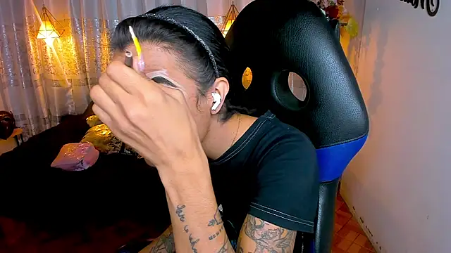 Snapshot of ZAMMIRA chatting on November 2025 10:58:01 PM ZAMMIRA online show from November 2025 10:58:01 PM