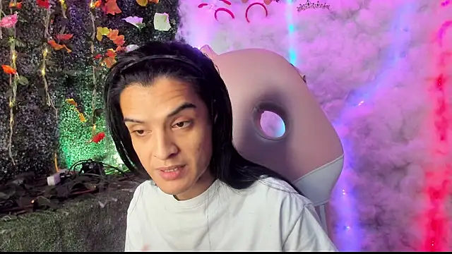 Snapshot of ZAMMIRA chatting on January 2026 05:47:01 AM ZAMMIRA online show from January 2026 05:47:01 AM