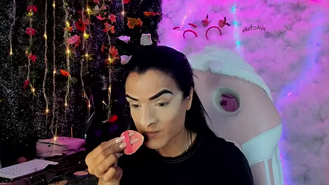 Snapshot of ZAMMIRA chatting on January 2026 05:47:01 AM ZAMMIRA online show from January 2026 05:47:01 AM