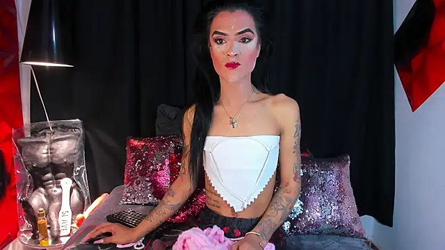 Snapshot of ZAMMIRA chatting on January 2026 05:36:02 AM ZAMMIRA online show from January 2026 05:36:02 AM