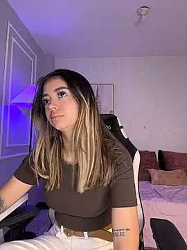 HoneyMollyX online show from March 2026 01:00:01 PM