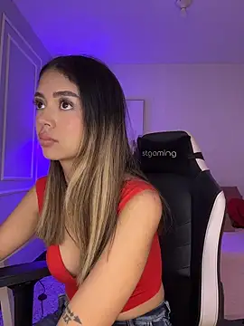 HoneyMollyX online show from April 2026 01:04:02 PM