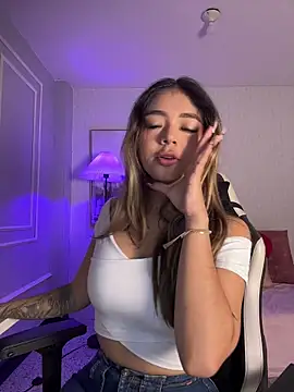 Snapshot of HoneyMollyX chatting on January 2026 01:06:01 PM HoneyMollyX online show from January 2026 01:06:01 PM