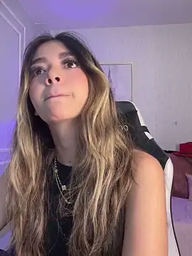 Snapshot of HoneyMollyX chatting on December 2025 01:02:02 PM HoneyMollyX online show from December 2025 01:02:02 PM