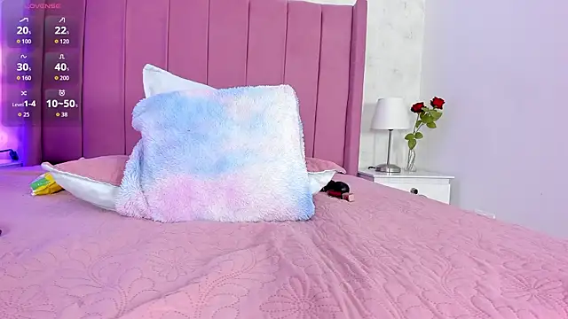 Snapshot of alexandralopez- chatting on July 2026 04:35:01 AM alexandralopez- online show from July 2026 04:35:01 AM