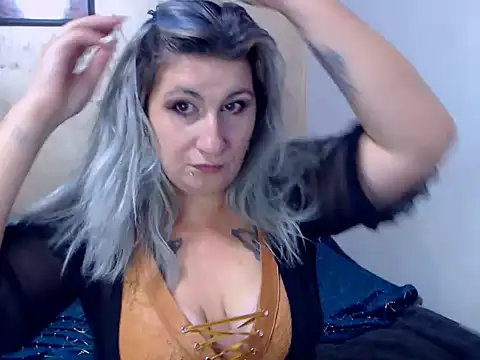 LilithGreenn online show from October 2025 05:39:01 AM