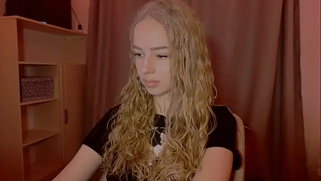 LunaCrave online show from November 2025 02:17:01 PM