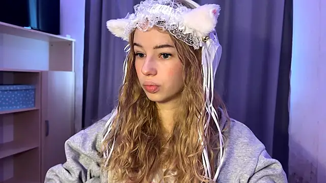 LunaCrave online show from October 2025 07:29:01 AM