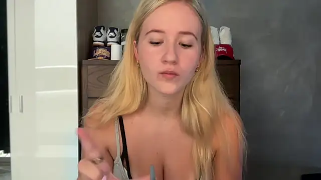 itssosierra online show from April 2026 02:51:01 AM