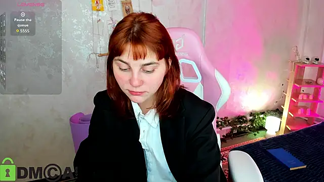 Snapshot of Rene_Shine chatting on November 2025 05:13:02 PM Rene Shine online show from November 2025 05:13:02 PM