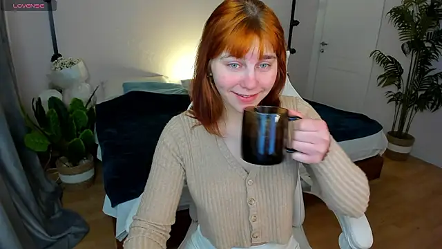 Snapshot of Rene_Shine chatting on February 2026 02:50:01 PM Rene Shine online show from February 2026 02:50:01 PM