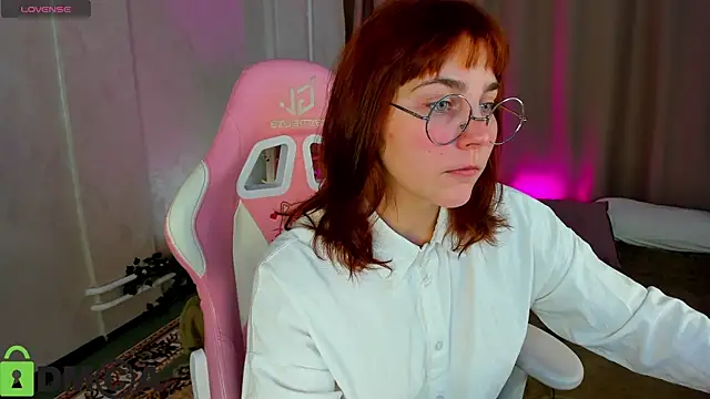 Snapshot of Rene_Shine chatting on November 2025 12:58:02 AM Rene Shine online show from November 2025 12:58:02 AM