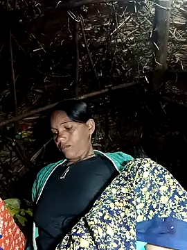 Snapshot of Cutsedi3 chatting on November 2025 09:52:01 PM Cutsedi3 online show from November 2025 09:52:01 PM