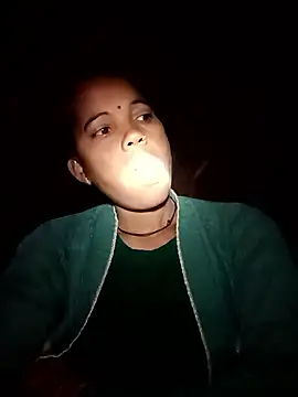 Snapshot of Cutsedi3 chatting on December 2025 10:03:02 PM Cutsedi3 online show from December 2025 10:03:02 PM