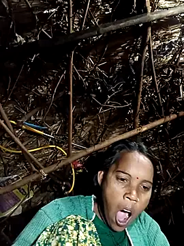 Snapshot of Cutsedi3 chatting on November 2025 09:48:01 PM Cutsedi3 online show from November 2025 09:48:01 PM