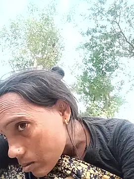 Snapshot of Cutsedi3 chatting on November 2025 11:42:02 AM Cutsedi3 online show from November 2025 11:42:02 AM