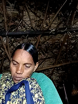 Snapshot of Cutsedi3 chatting on November 2025 09:40:02 PM Cutsedi3 online show from November 2025 09:40:02 PM