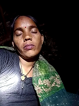 Snapshot of Cutsedi3 chatting on October 2025 10:43:01 PM Cutsedi3 online show from October 2025 10:43:01 PM