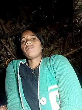 Snapshot of Cutsedi3 chatting on November 2025 10:43:02 PM Cutsedi3 online show from November 2025 10:43:02 PM