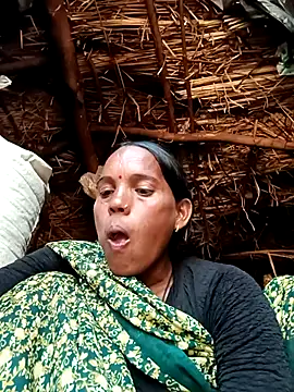 Snapshot of Cutsedi3 chatting on November 2025 10:08:02 AM Cutsedi3 online show from November 2025 10:08:02 AM