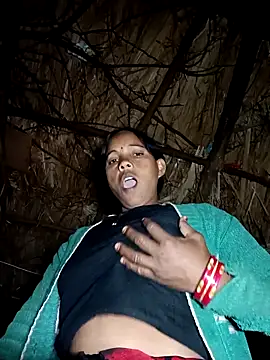 Snapshot of Cutsedi3 chatting on December 2025 10:15:02 PM Cutsedi3 online show from December 2025 10:15:02 PM