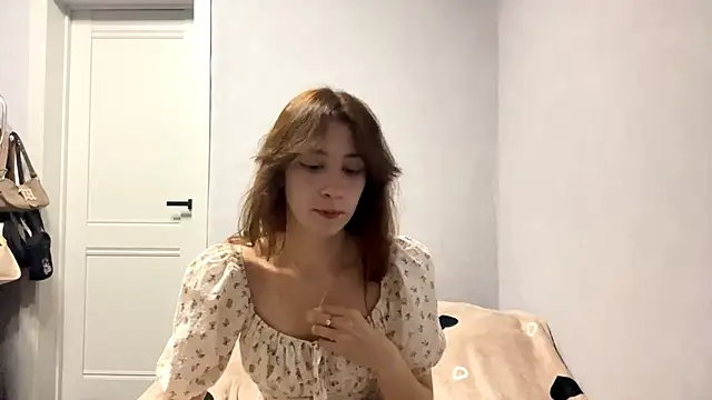 WildPeachh online show from November 2025 07:06:01 PM