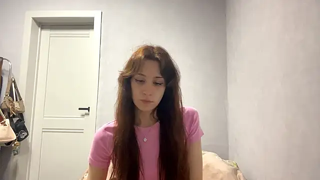 WildPeachh online show from October 2025 06:17:01 PM