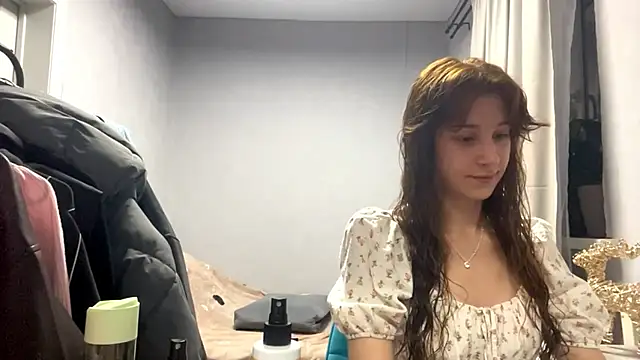 WildPeachh online show from November 2025 06:34:01 PM