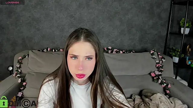 Lana Stones online show from November 2025 12:58:02 AM