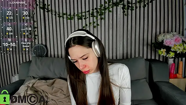 Lana Stones online show from November 2025 12:47:01 AM