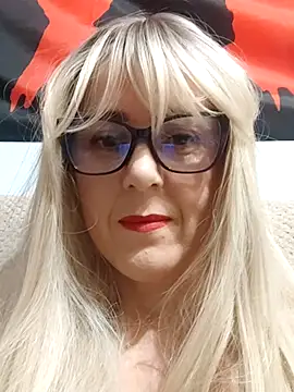 Amelialove42 online show from November 2025 06:30:01 PM