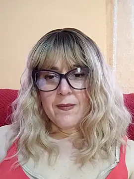 Amelialove42 online show from May 2026 01:52:02 PM