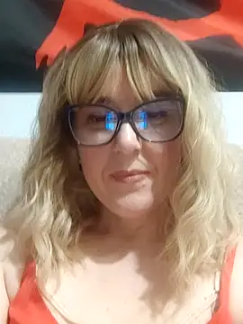 Amelialove42 online show from April 2026 07:20:01 PM