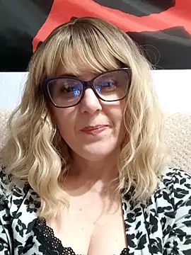 Amelialove42 online show from March 2026 07:28:01 PM