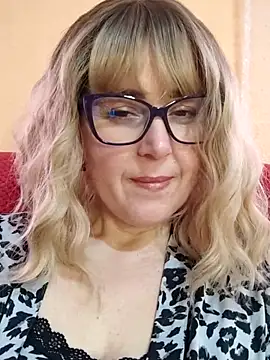 Amelialove42 online show from May 2026 01:15:02 PM