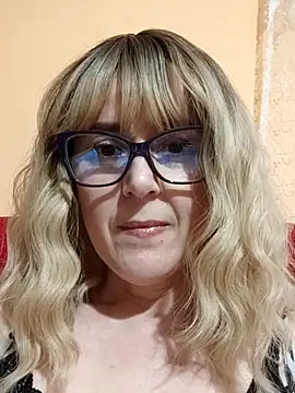 Amelialove42 online show from May 2026 05:51:01 PM