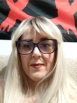 Amelialove42 online show from December 2025 06:24:01 PM