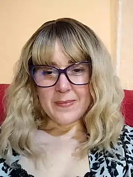 Amelialove42 online show from May 2026 05:30:01 PM